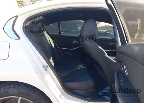 2020 BMW 330I xDrive z USA, uszkodzony, nr VIN 3MW5R7J06L8B13445